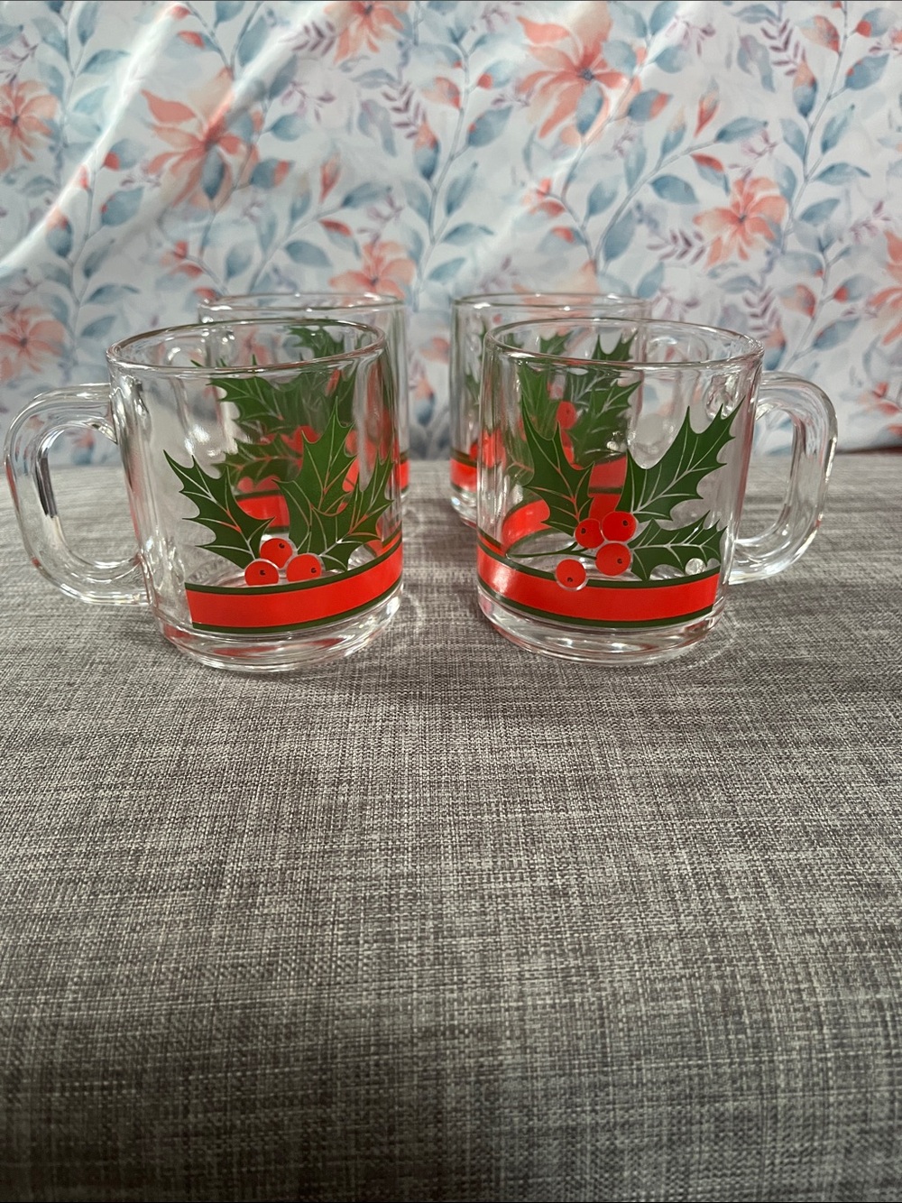 Vintage, Libby’s festive, holy glass mugs,